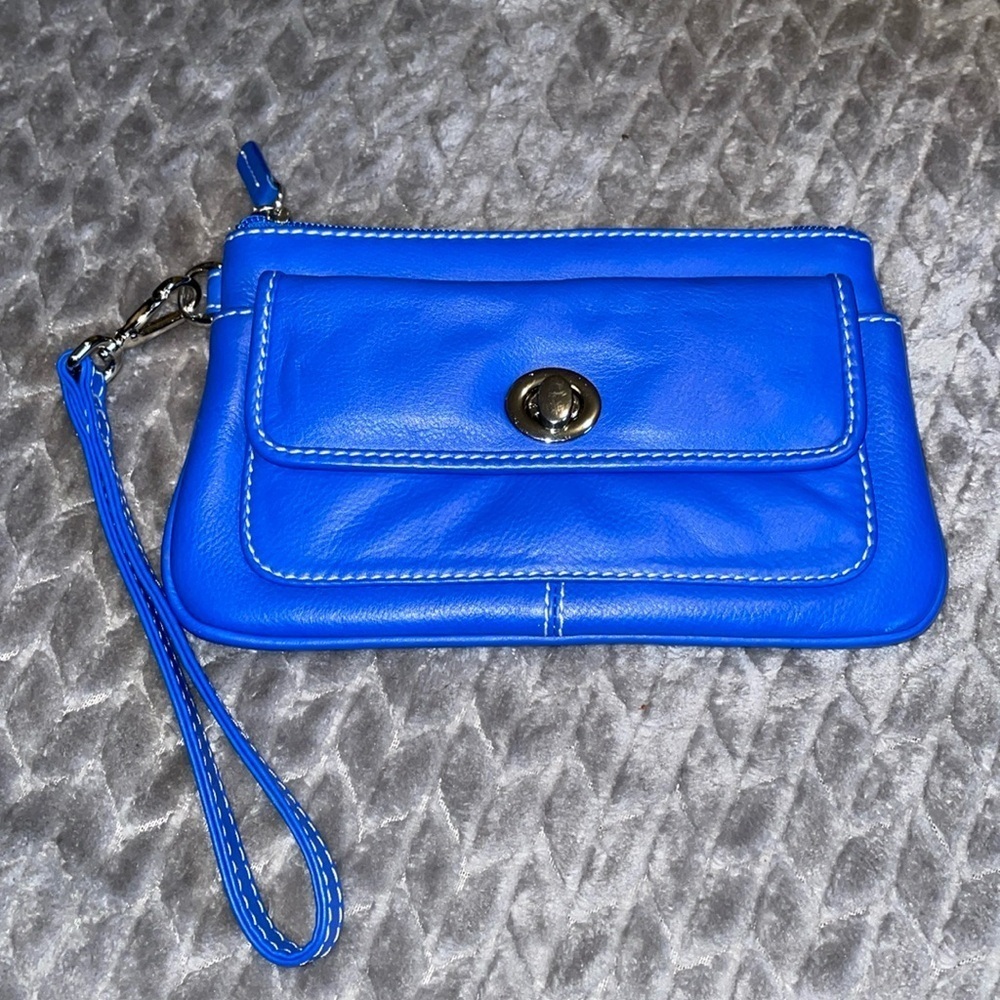 ili New York Genuine Leather wristlet.  NWOT.